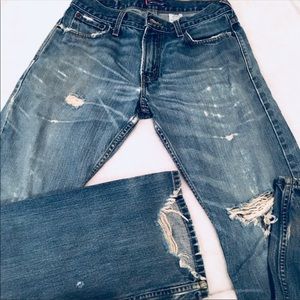 Levi’s distressed jean